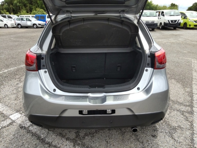 MAZDA DEMIO 2015