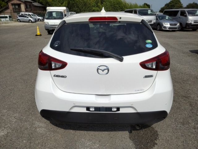 MAZDA DEMIO 2018