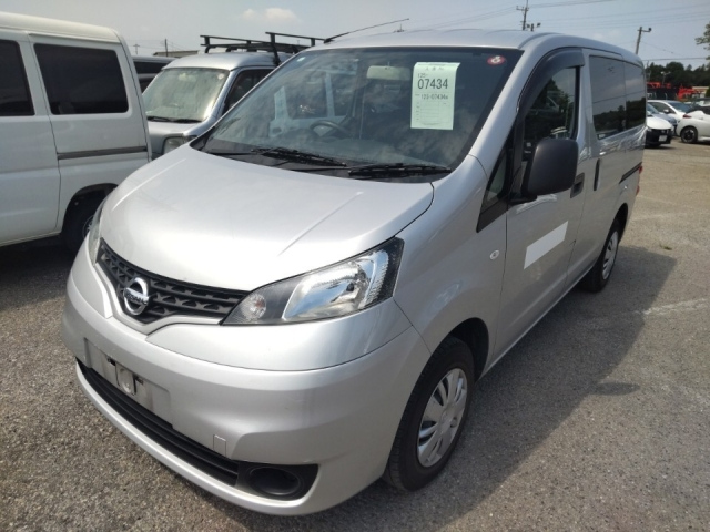 NISSAN NV200 2016