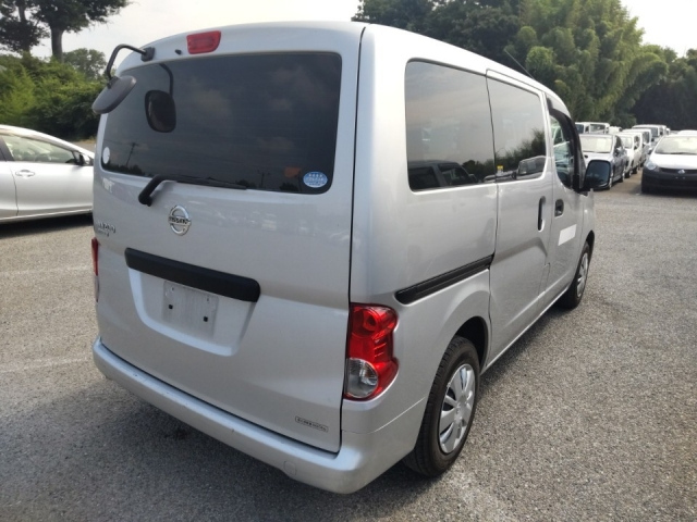 NISSAN NV200 2016