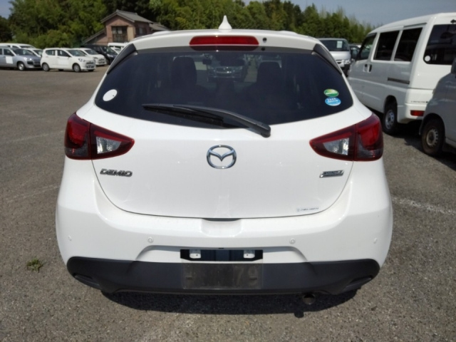 MAZDA DEMIO 2018