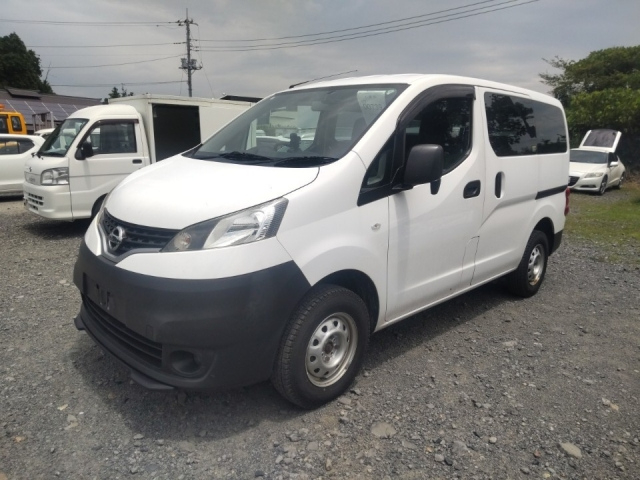NISSAN NV200 2019