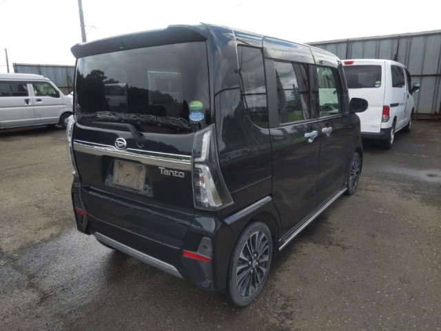 DAIHATSU TANTO 2020