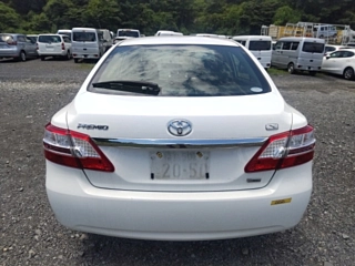 TOYOTA PREMIO 2014