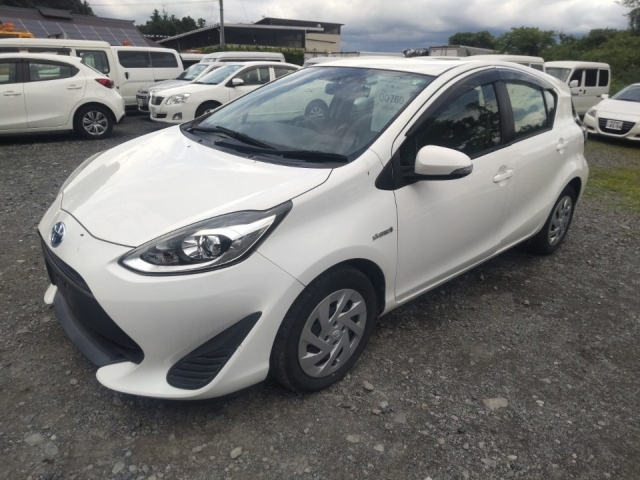 TOYOTA AQUA 2018