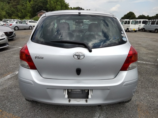 TOYOTA VITZ 2008