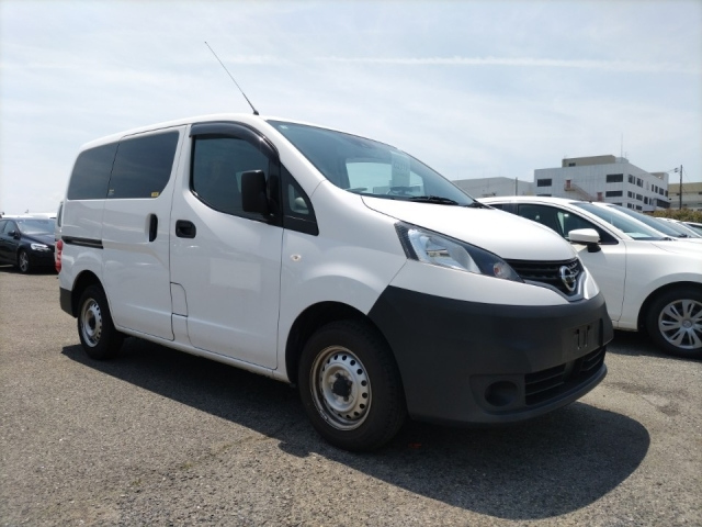 NISSAN NV200 2020