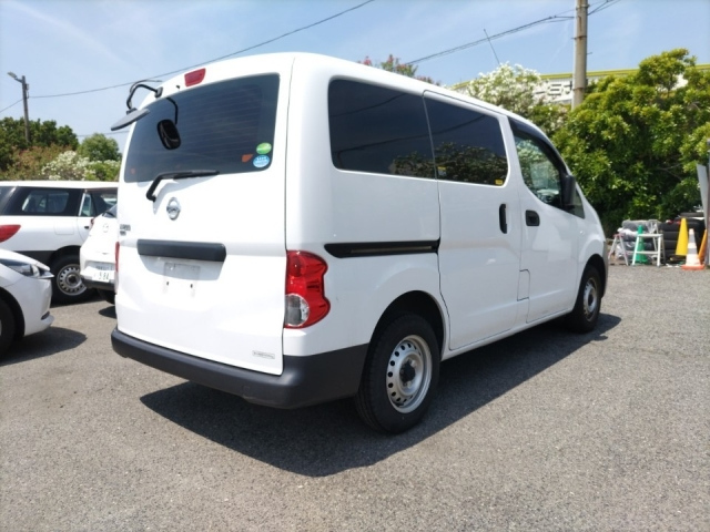 NISSAN NV200 2020