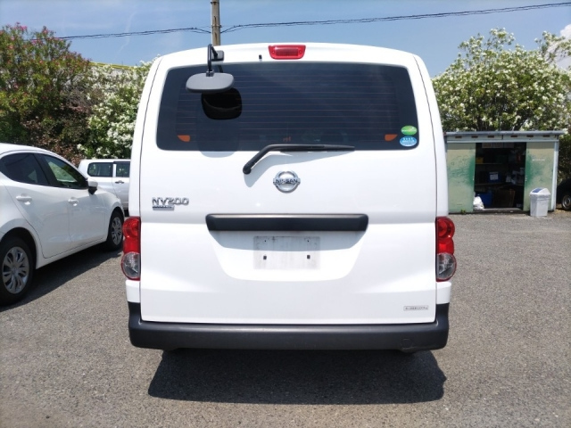 NISSAN NV200 2020