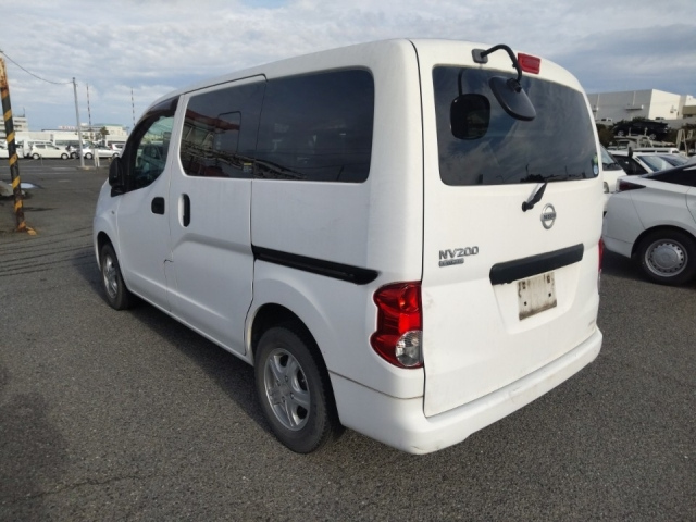 NISSAN NV200 2014