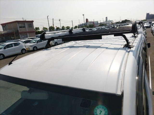 NISSAN NV200 2019