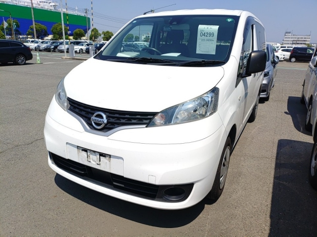 NISSAN NV200 2020