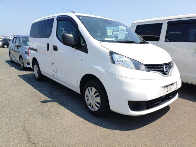 NISSAN NV200 2020