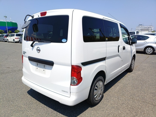 NISSAN NV200 2020