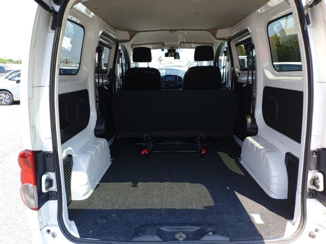 NISSAN NV200 2020