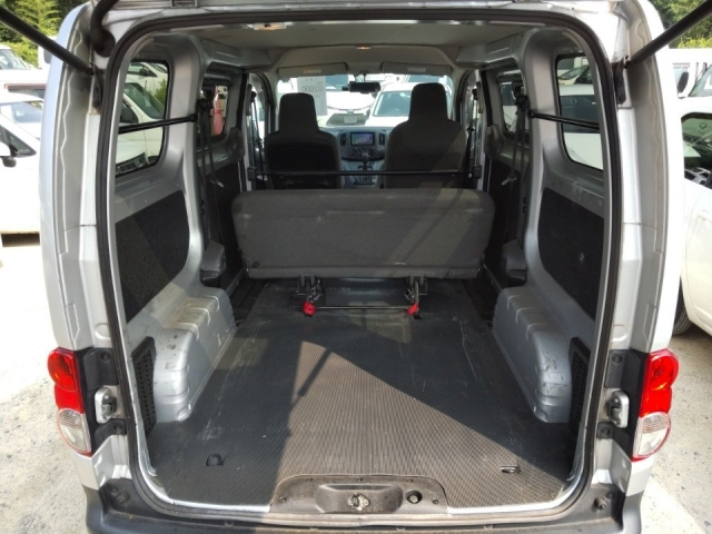 NISSAN NV200 2019