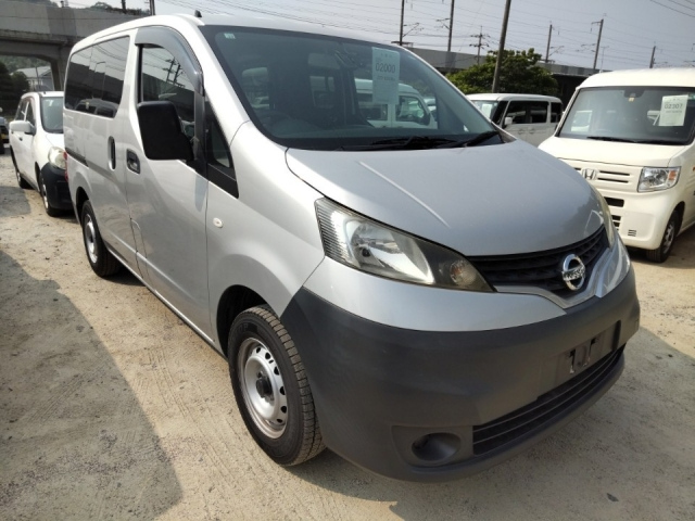NISSAN NV200 2019