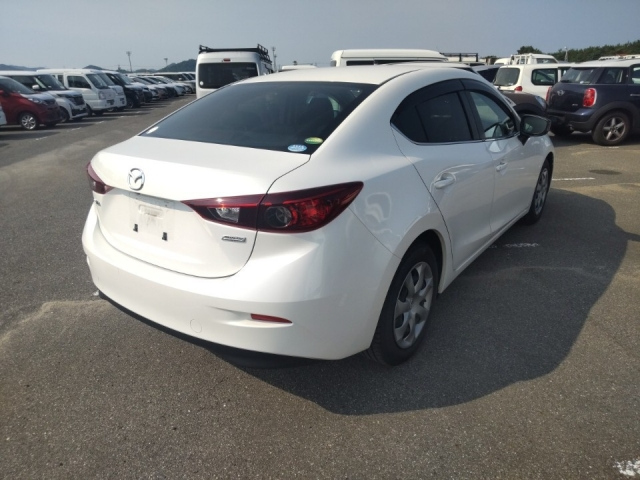 MAZDA AXELA 2016