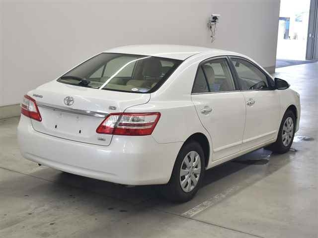 TOYOTA PREMIO 2013