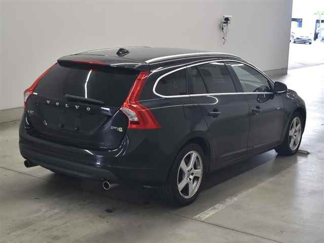 VOLVO V60 2011