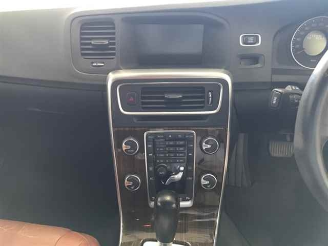VOLVO V60 2011