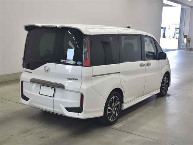 HONDA STEP WAGON 2016