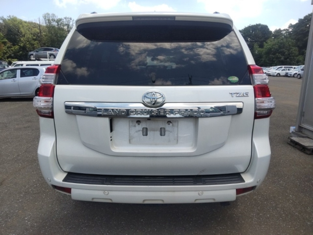TOYOTA LAND CRUISER PRADO 2016