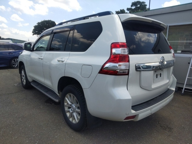 TOYOTA LAND CRUISER PRADO 2016