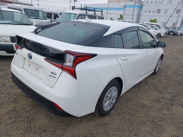 TOYOTA PRIUS 2022