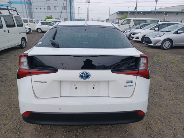 TOYOTA PRIUS 2022
