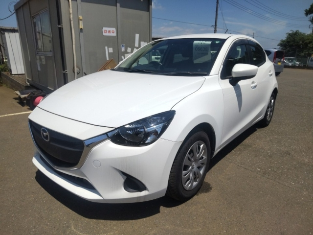 MAZDA DEMIO 2017