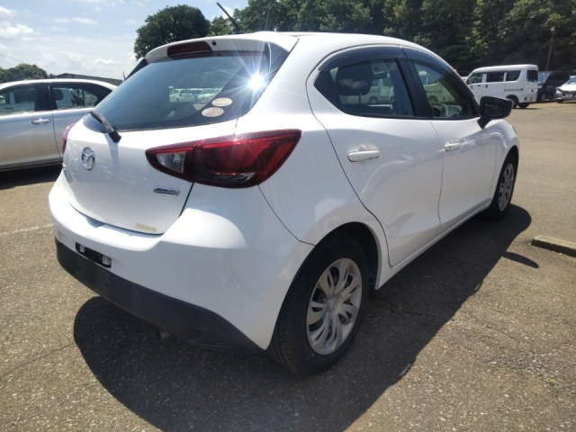MAZDA DEMIO 2017