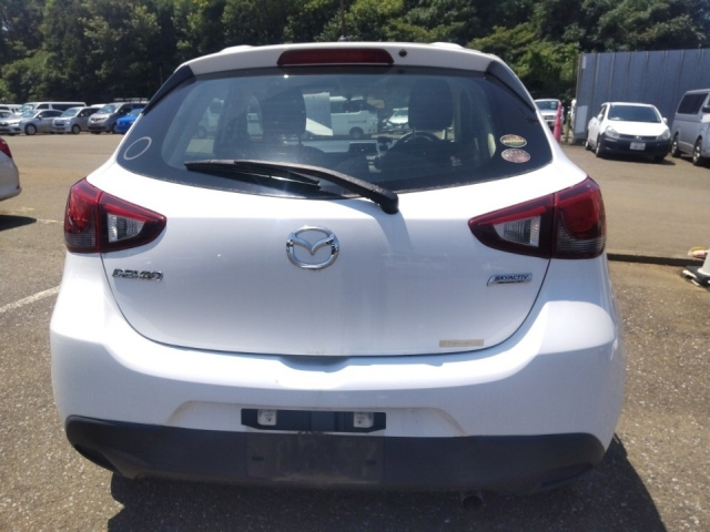 MAZDA DEMIO 2017