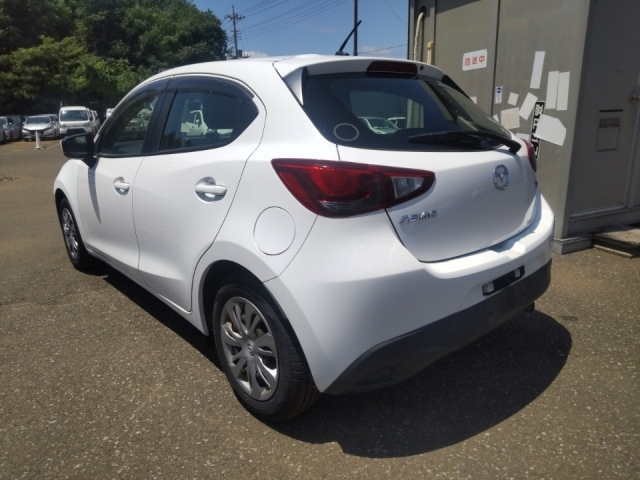 MAZDA DEMIO 2017