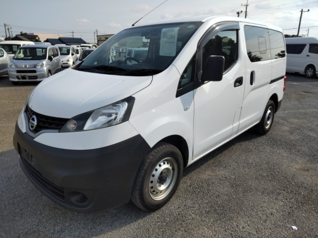 NISSAN NV200 2018
