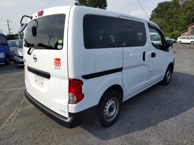 NISSAN NV200 2018