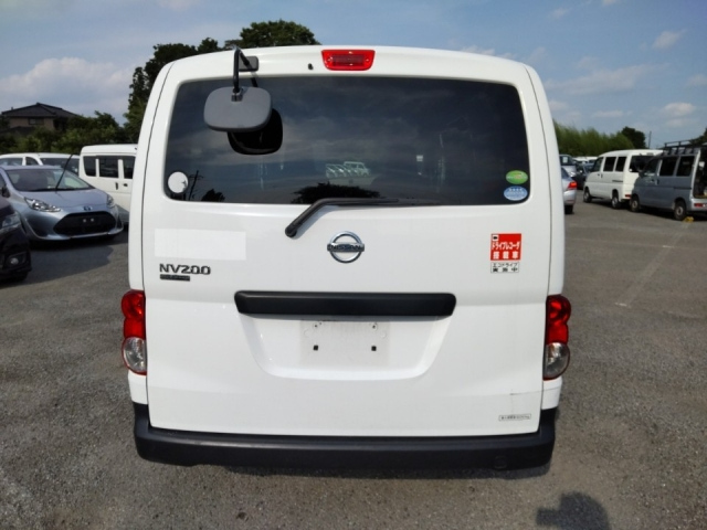 NISSAN NV200 2018