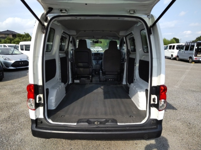 NISSAN NV200 2018