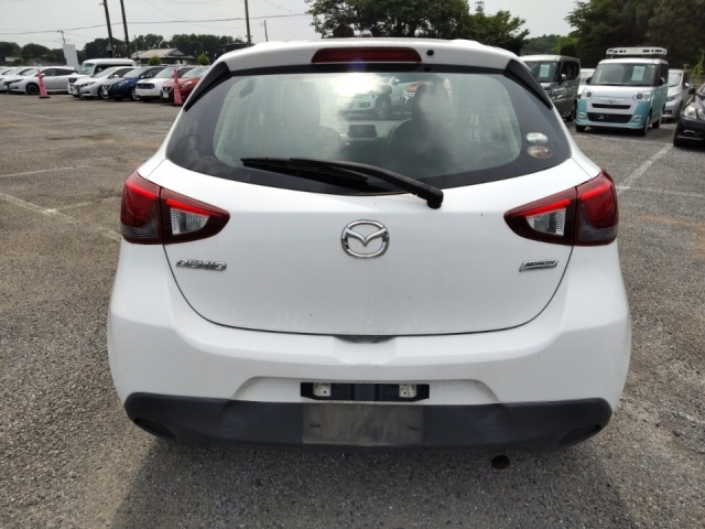 MAZDA DEMIO 2017