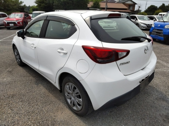 MAZDA DEMIO 2017