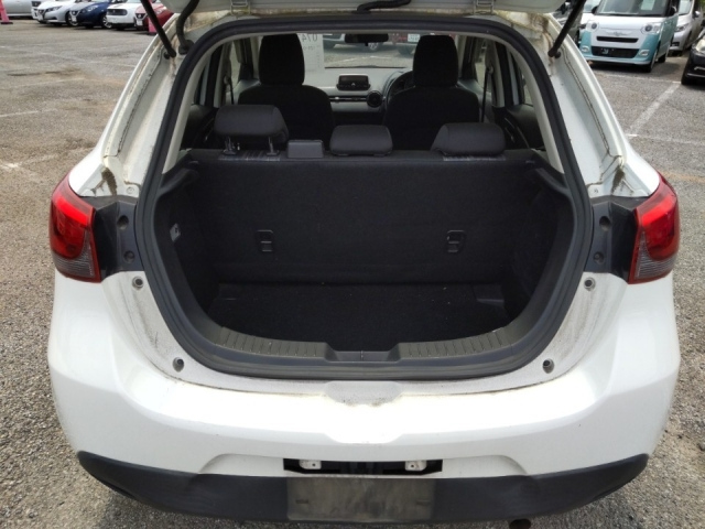 MAZDA DEMIO 2017
