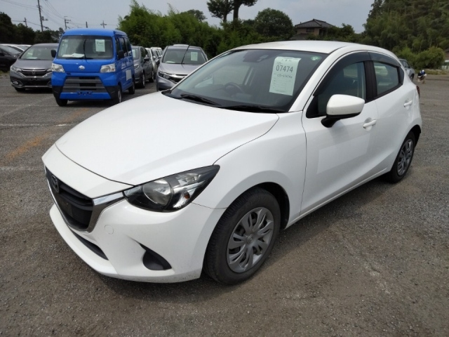 MAZDA DEMIO 2017