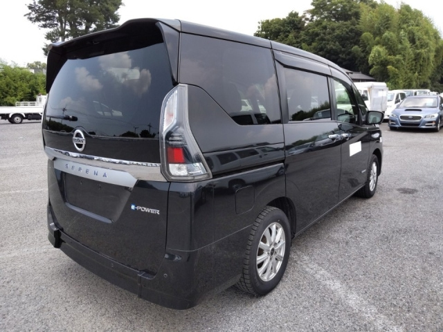 NISSAN SERENA 2019