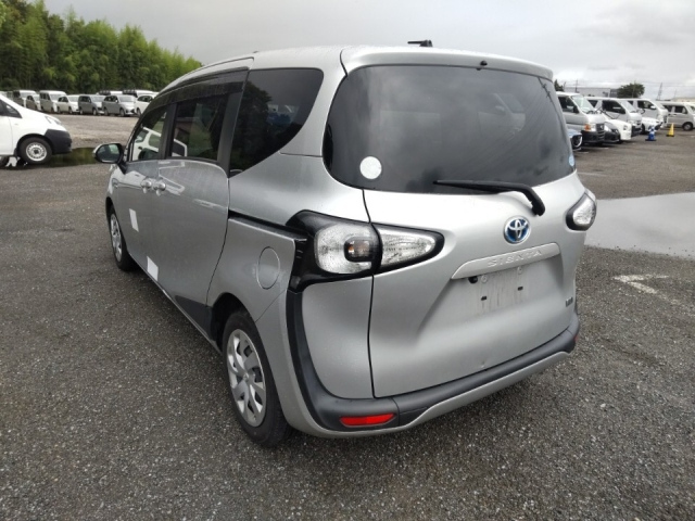 TOYOTA SIENTA 2017