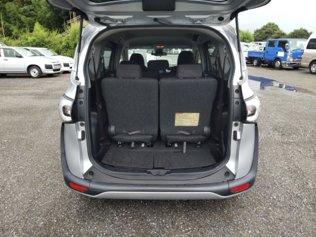 TOYOTA SIENTA 2017