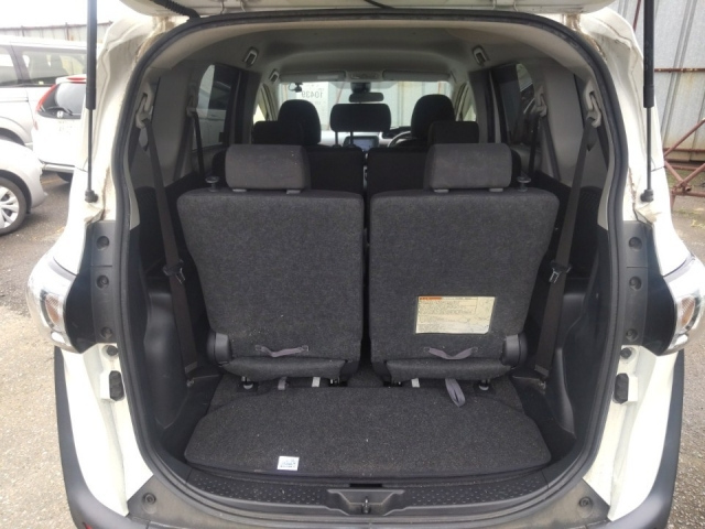 TOYOTA SIENTA 2019