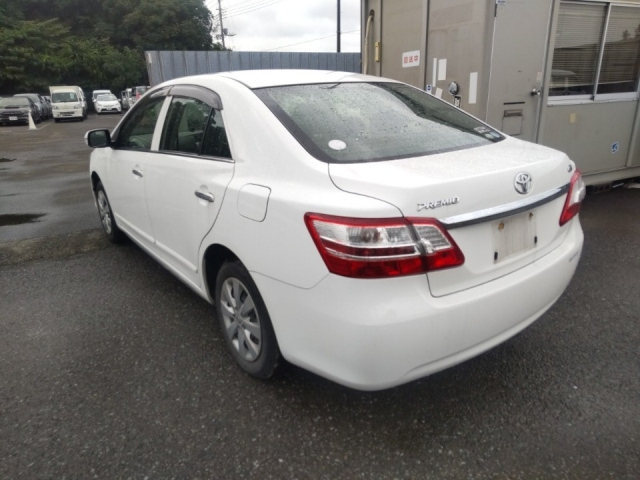 TOYOTA PREMIO 2012