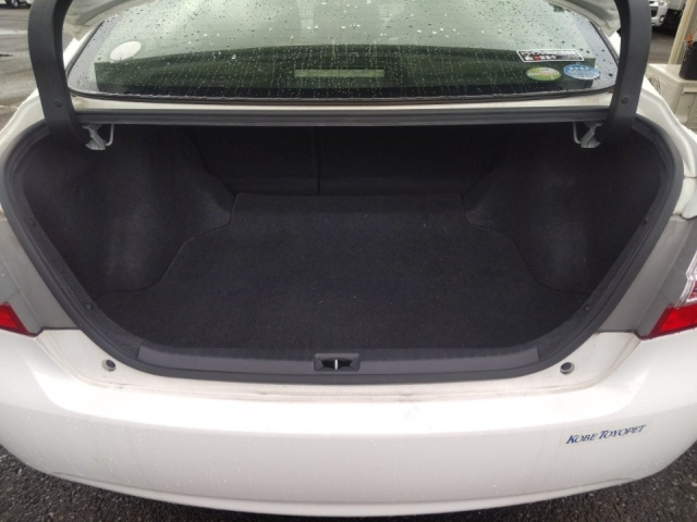 TOYOTA PREMIO 2012