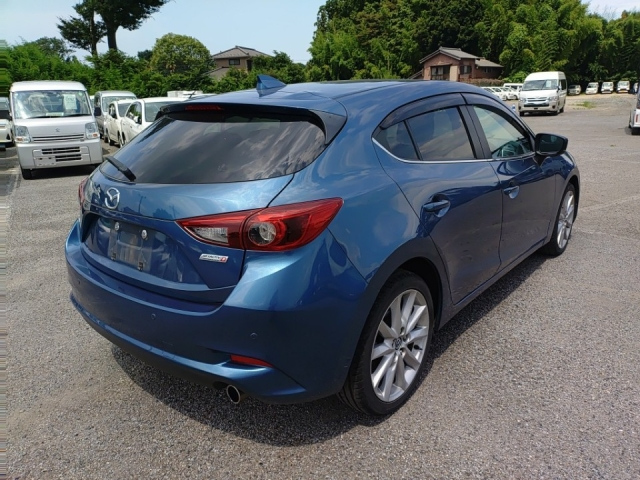 MAZDA AXELA 2018