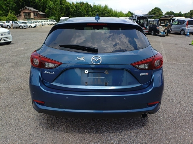 MAZDA AXELA 2018